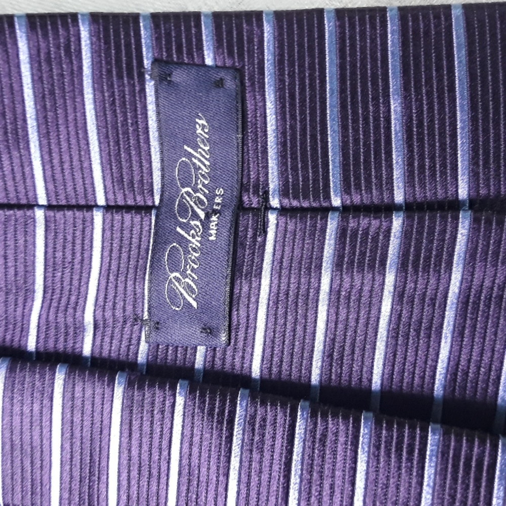 Brooks Brothers horizontal blue stripes on purple background silk tie